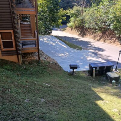Driveway area for parking - Righty